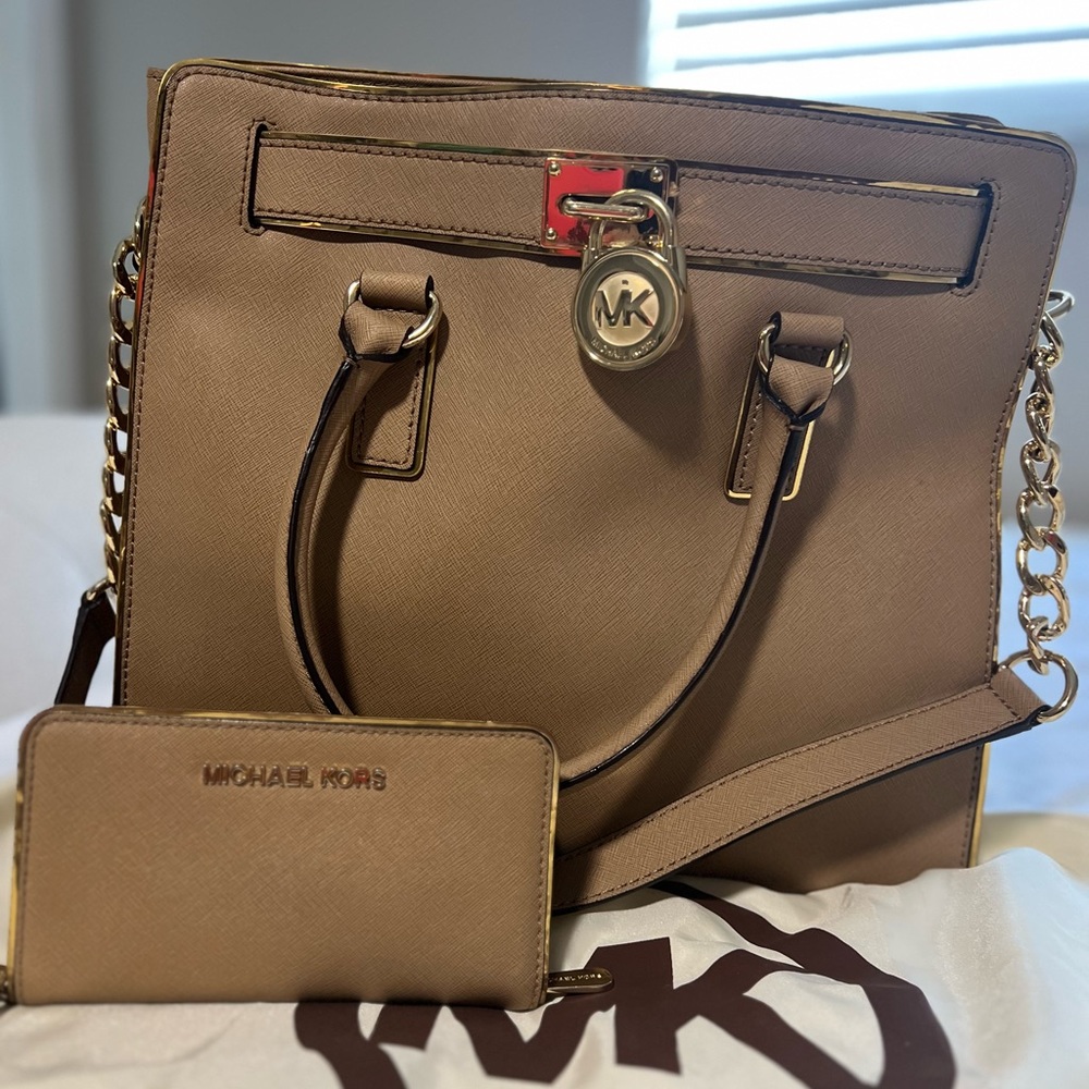 Michael Kors Tan Hamilton Bag - only used a handful times - no stains